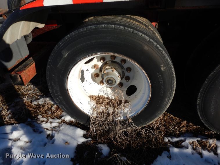 image for item DF8307 1982 Kayln  fertilizer delivery trailer