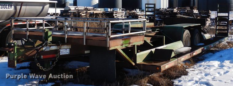 image for item DF8308 2001 Duo Lift 4700-30A  sprayer trailer