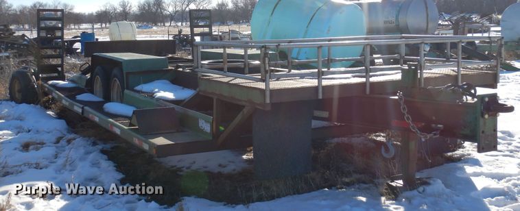 image for item DF8308 2001 Duo Lift 4700-30A  sprayer trailer