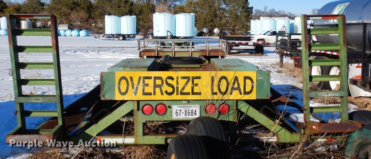 image for item DF8308 2001 Duo Lift 4700-30A  sprayer trailer