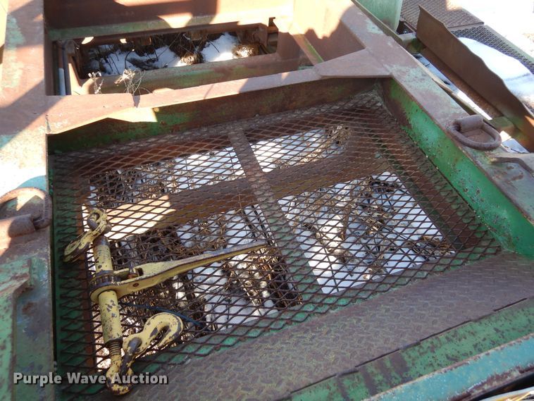 image for item DF8308 2001 Duo Lift 4700-30A  sprayer trailer