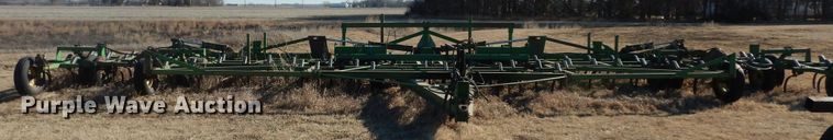 image for item DL3224 John Deere 1060  field cultivator