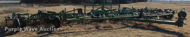 image for item DL3224 John Deere 1060  field cultivator