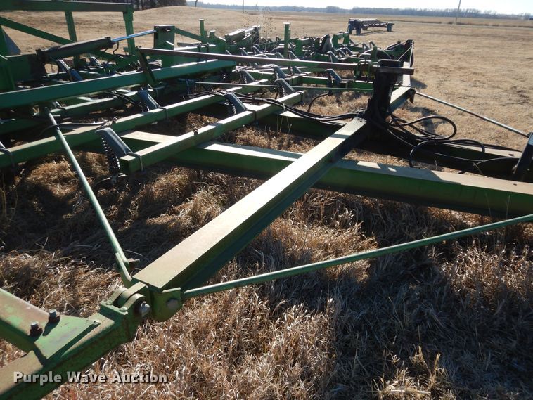 image for item DL3224 John Deere 1060  field cultivator