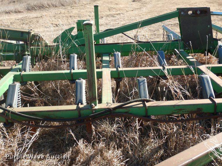 image for item DL3224 John Deere 1060  field cultivator