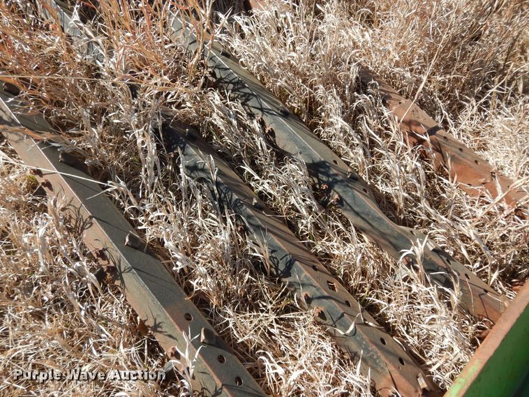 image for item DL3224 John Deere 1060  field cultivator