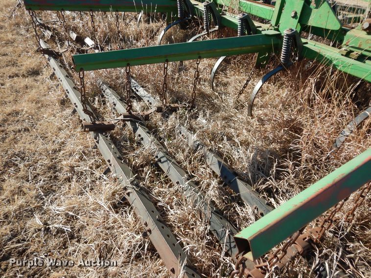 image for item DL3224 John Deere 1060  field cultivator