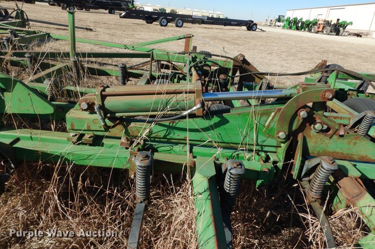 image for item DL3224 John Deere 1060  field cultivator