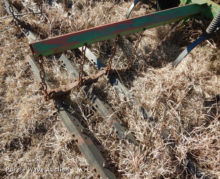 image for item DL3224 John Deere 1060  field cultivator