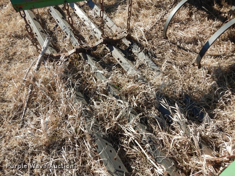 image for item DL3224 John Deere 1060  field cultivator