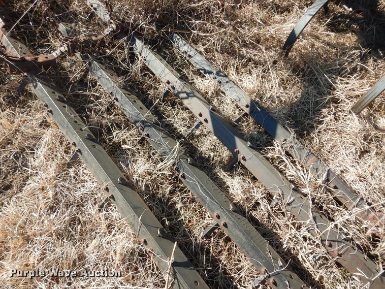 image for item DL3224 John Deere 1060  field cultivator