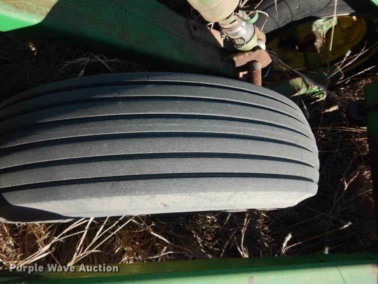 image for item DL3224 John Deere 1060  field cultivator