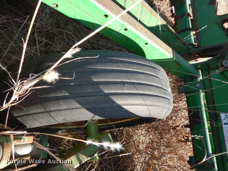 image for item DL3224 John Deere 1060  field cultivator