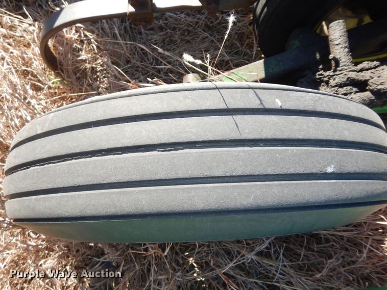 image for item DL3224 John Deere 1060  field cultivator