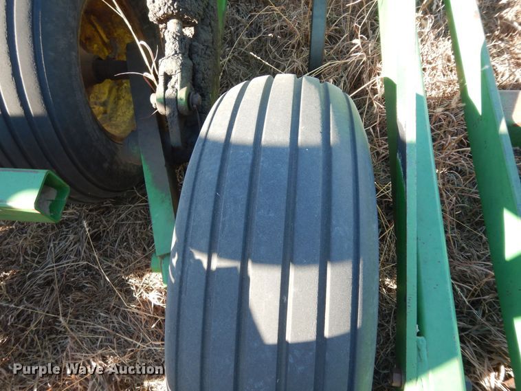 image for item DL3224 John Deere 1060  field cultivator