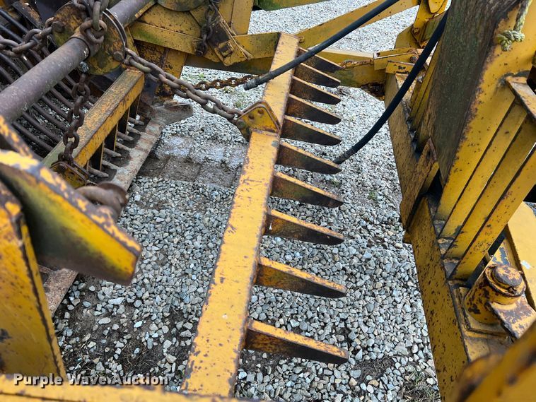 image for item DL4344 Anderson  rock picker