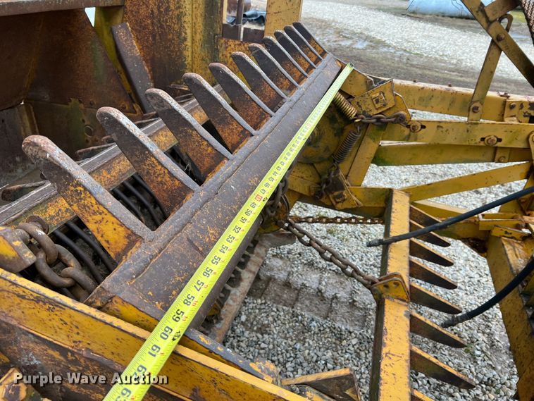 image for item DL4344 Anderson  rock picker