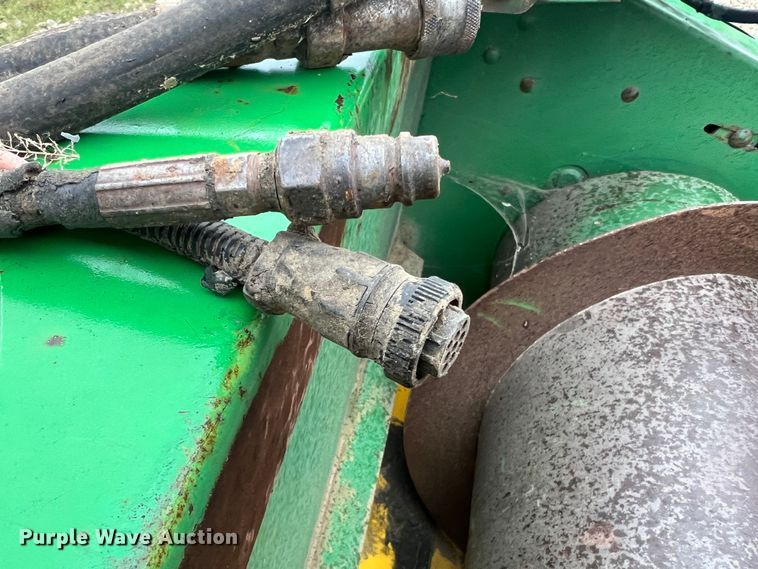 image for item DL4345 John Deere 915  rigid head