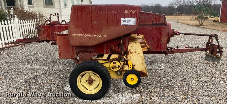 image for item DL7015 1975 New Holland 276  small square baler