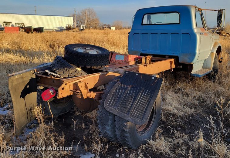 image for item DM8208 1968 Chevrolet C50  truck cab and chassis