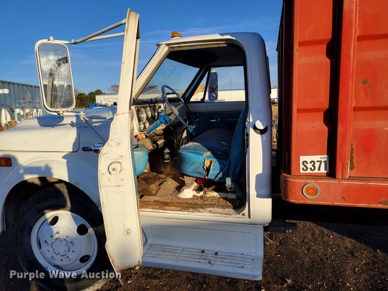 image for item DM8211 1971 Chevrolet C50  grain truck