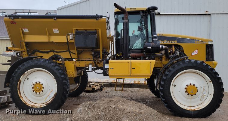 image for item DM8221 2009 Ag-Chem RoGator 1286C  spreader