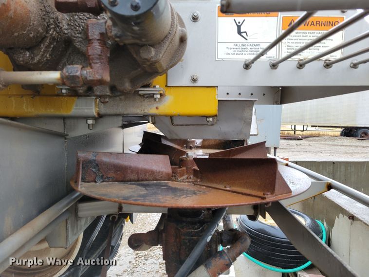 image for item DM8221 2009 Ag-Chem RoGator 1286C  spreader