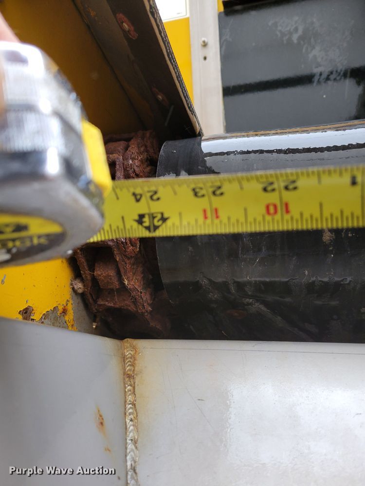 image for item DM8221 2009 Ag-Chem RoGator 1286C  spreader