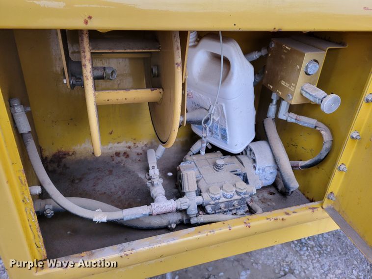 image for item DM8221 2009 Ag-Chem RoGator 1286C  spreader