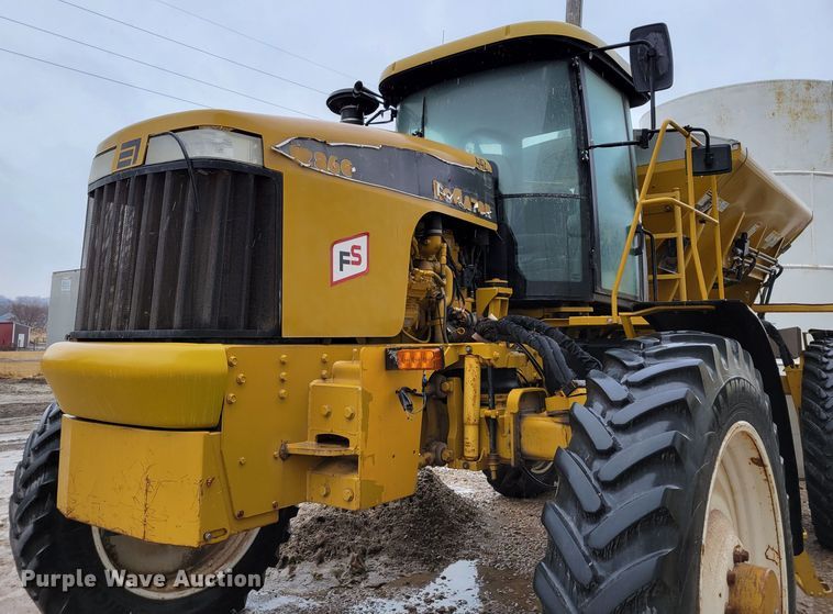 image for item DM8221 2009 Ag-Chem RoGator 1286C  spreader