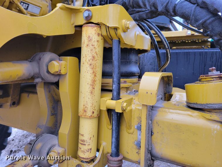 image for item DM8221 2009 Ag-Chem RoGator 1286C  spreader