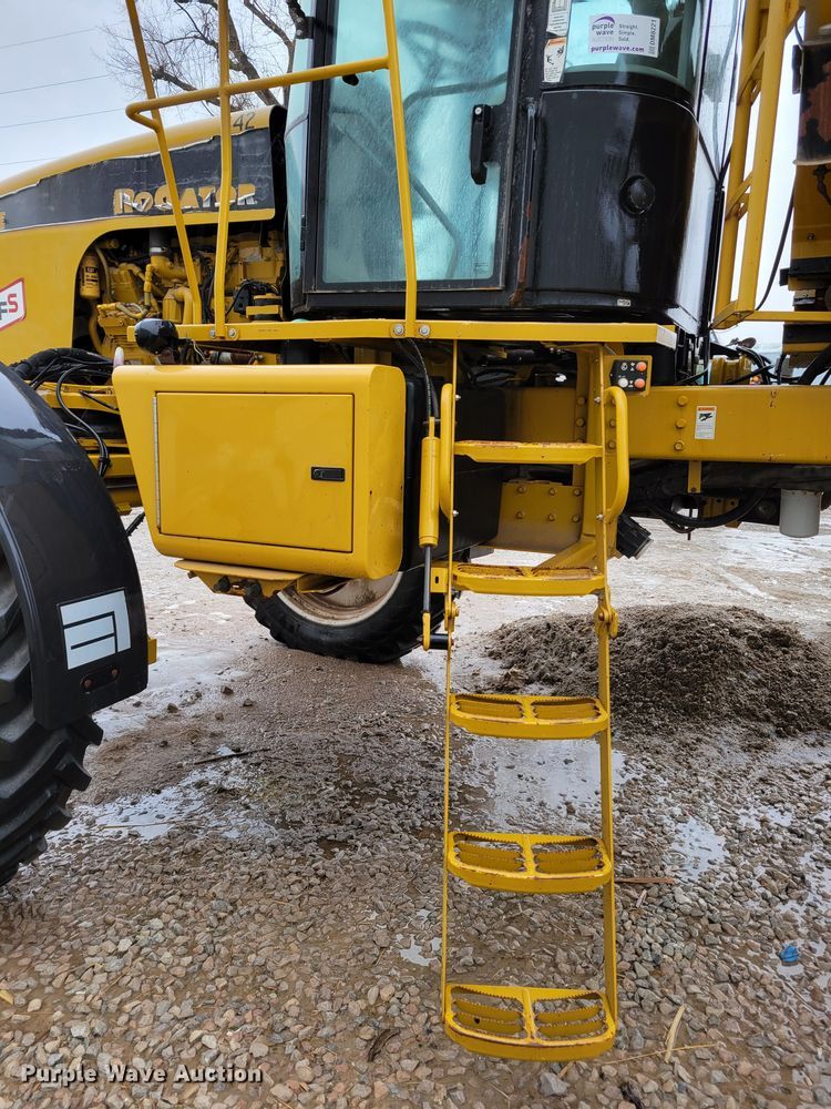 image for item DM8221 2009 Ag-Chem RoGator 1286C  spreader