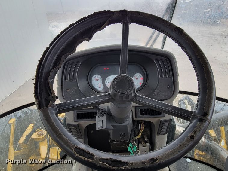 image for item DM8221 2009 Ag-Chem RoGator 1286C  spreader