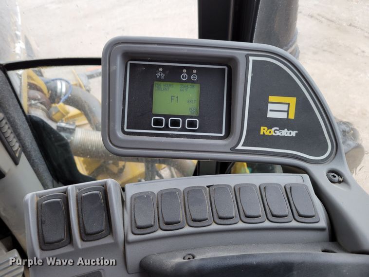 image for item DM8221 2009 Ag-Chem RoGator 1286C  spreader