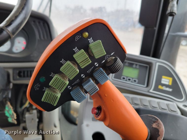 image for item DM8221 2009 Ag-Chem RoGator 1286C  spreader