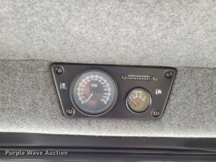 image for item DM8221 2009 Ag-Chem RoGator 1286C  spreader