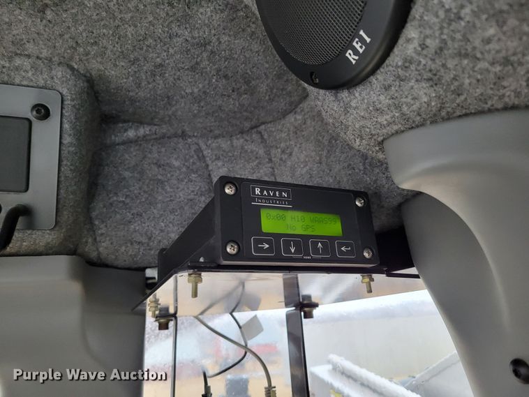 image for item DM8221 2009 Ag-Chem RoGator 1286C  spreader