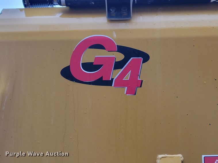 image for item DM8221 2009 Ag-Chem RoGator 1286C  spreader