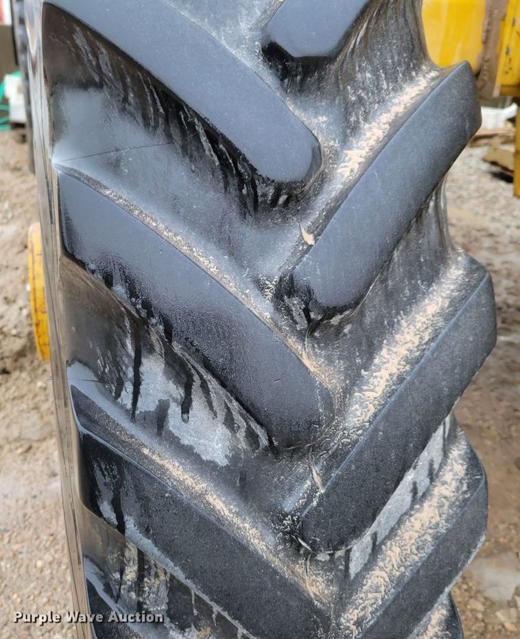 image for item DM8221 2009 Ag-Chem RoGator 1286C  spreader