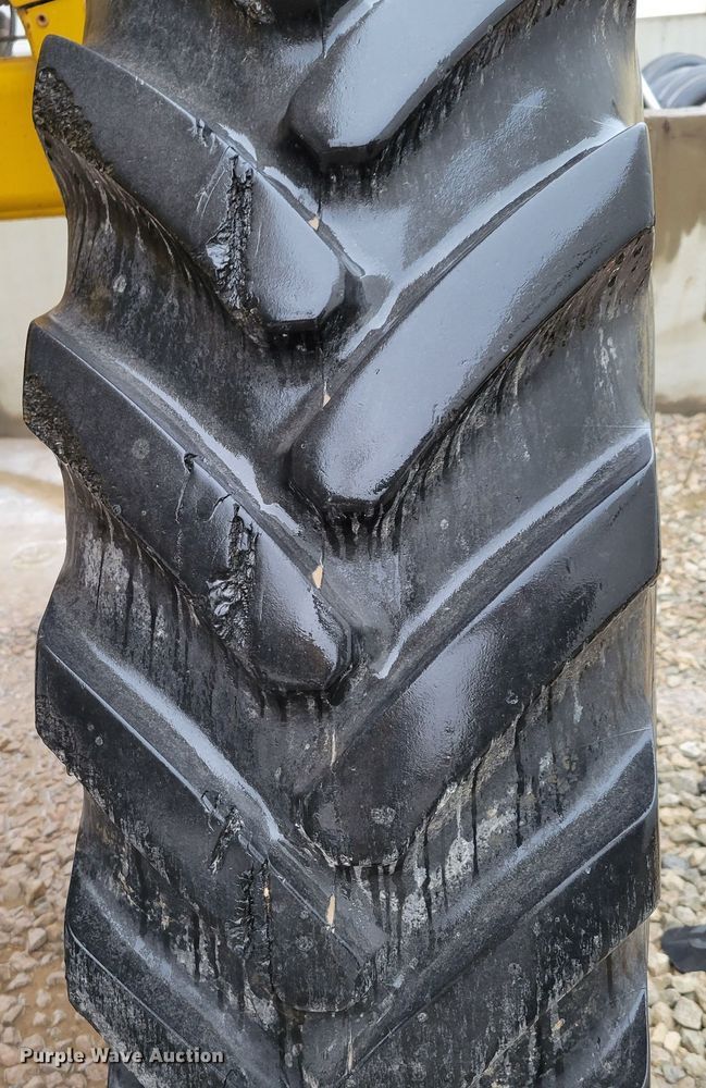 image for item DM8221 2009 Ag-Chem RoGator 1286C  spreader