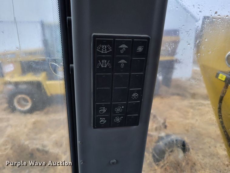 image for item DM8222 Ag-Chem TerraGator 8204  spreader