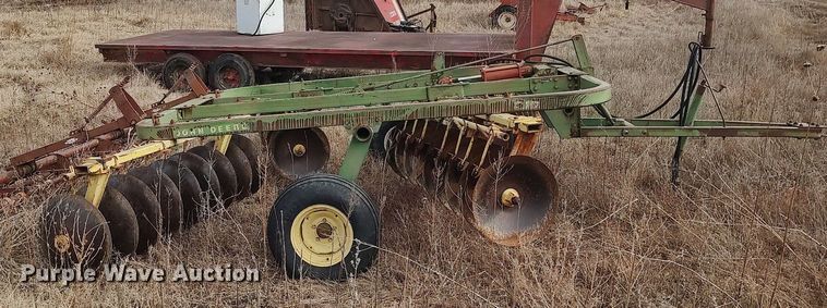 image for item DO3745 John Deere 210  disk