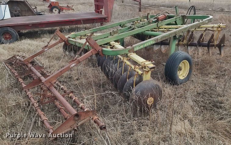 image for item DO3745 John Deere 210  disk