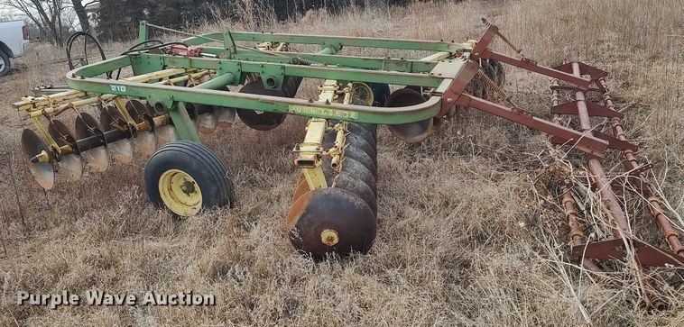 image for item DO3745 John Deere 210  disk