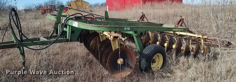 image for item DO3745 John Deere 210  disk