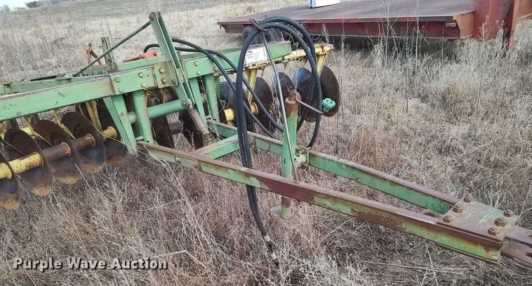 image for item DO3745 John Deere 210  disk