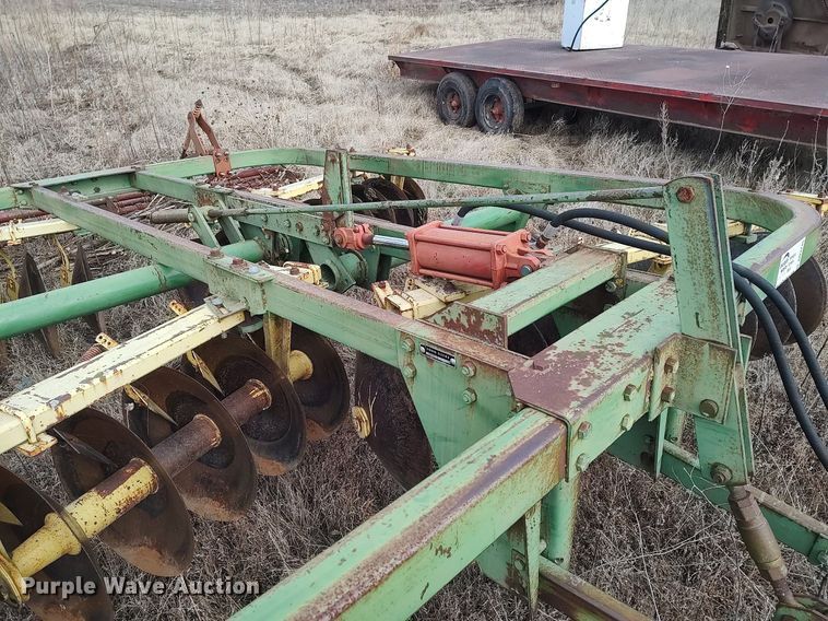 image for item DO3745 John Deere 210  disk