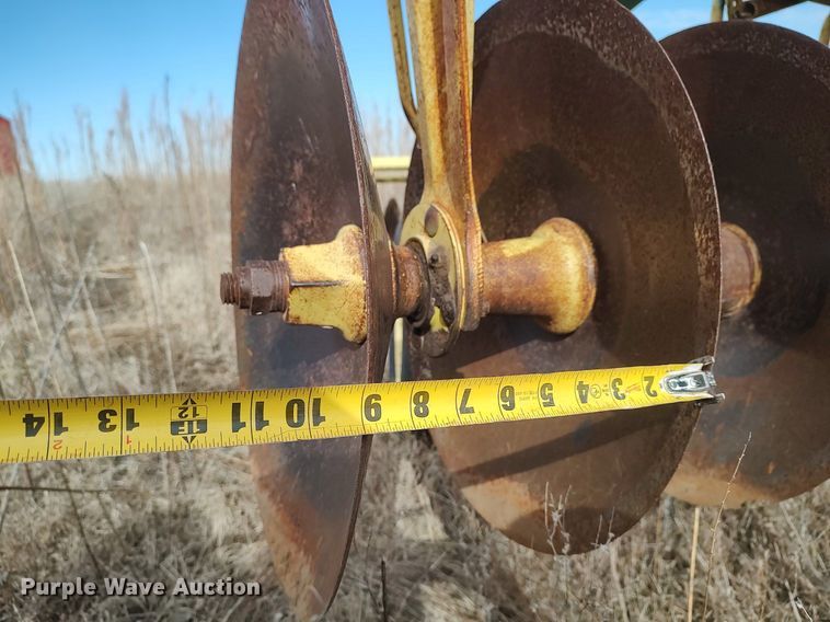 image for item DO3745 John Deere 210  disk