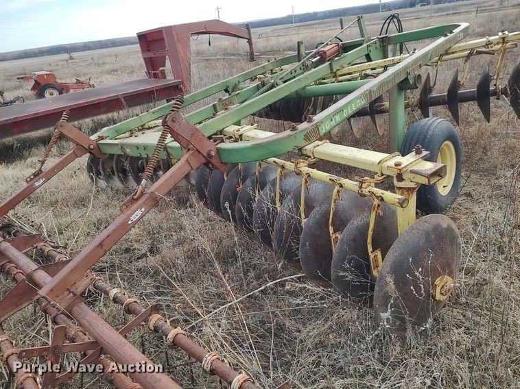 image for item DO3745 John Deere 210  disk