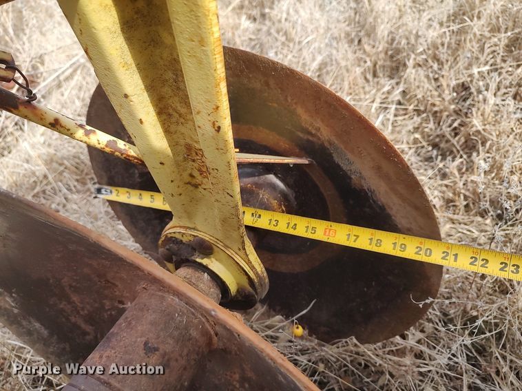 image for item DO3745 John Deere 210  disk